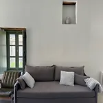 بيت للعطل Alexander House 2 *
