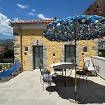 بيت للعطل Alexander House 2 *