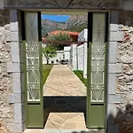 بيت للعطل Alexander House 2