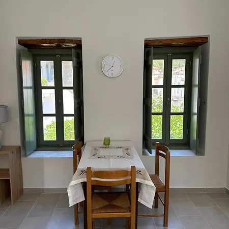 Alexander House 2 * Leonidio