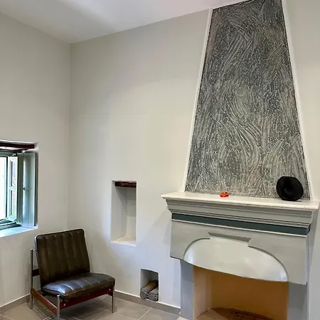 Alexander House 2 Λεωνίδιο