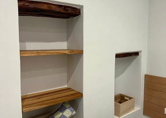 Alexander House * Leonídion